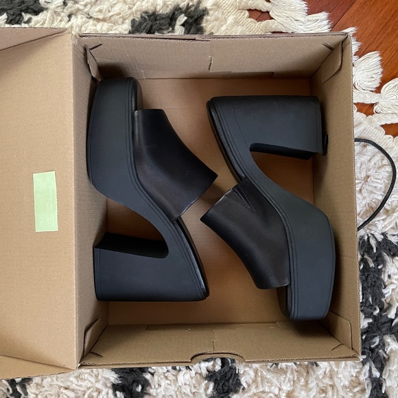 ALDO platform shoes - Picture 3 of 7